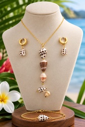 Parure coquillages dorée